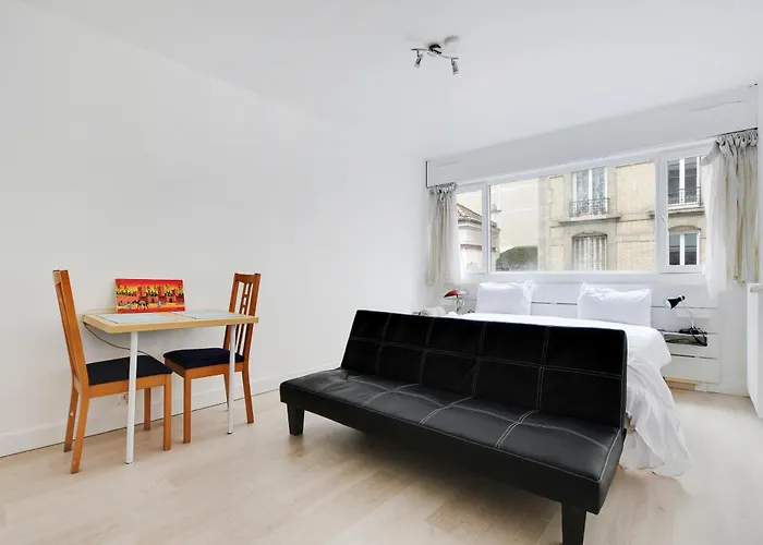 Alesia Apartment